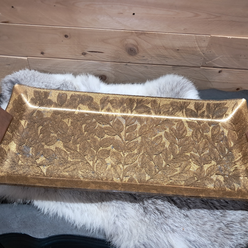 Elegant Gold Leaf Pattern Bath Tray